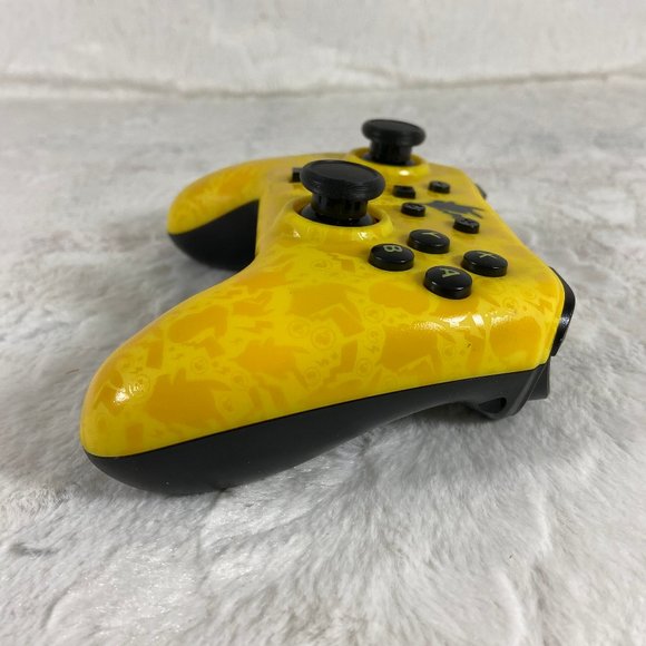 Nintendo Switch Controller Pokemon Pikachu Silhouette POWER A Yellow Wired - Picture 6 of 7
